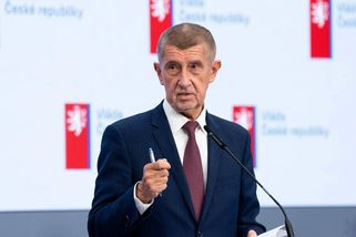 Důchodový věk se posouvá až do třetí fáze. Premiér Babiš oznámil další odklad